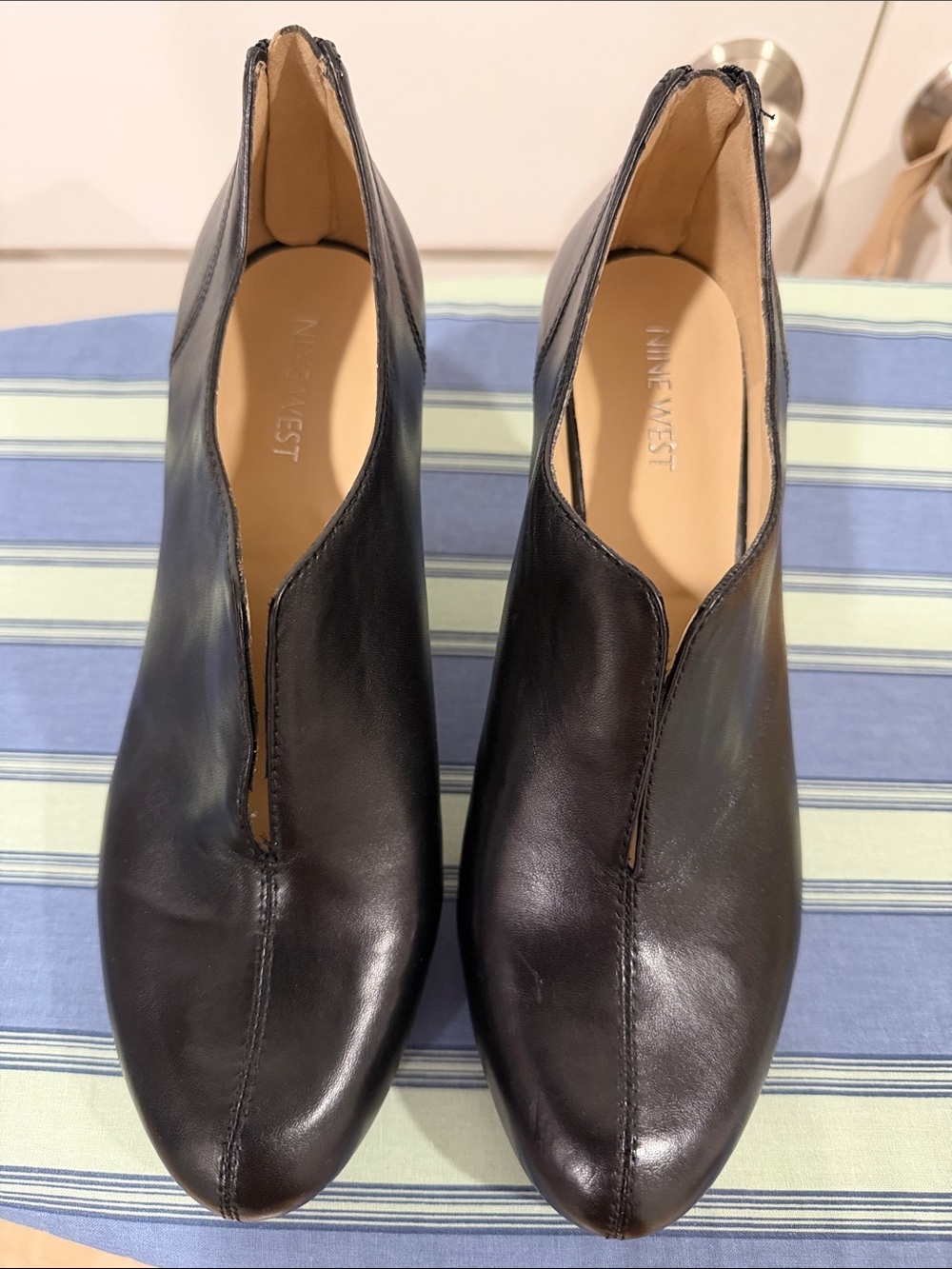 Nine West Black Leather V-Cut Ankle Booties